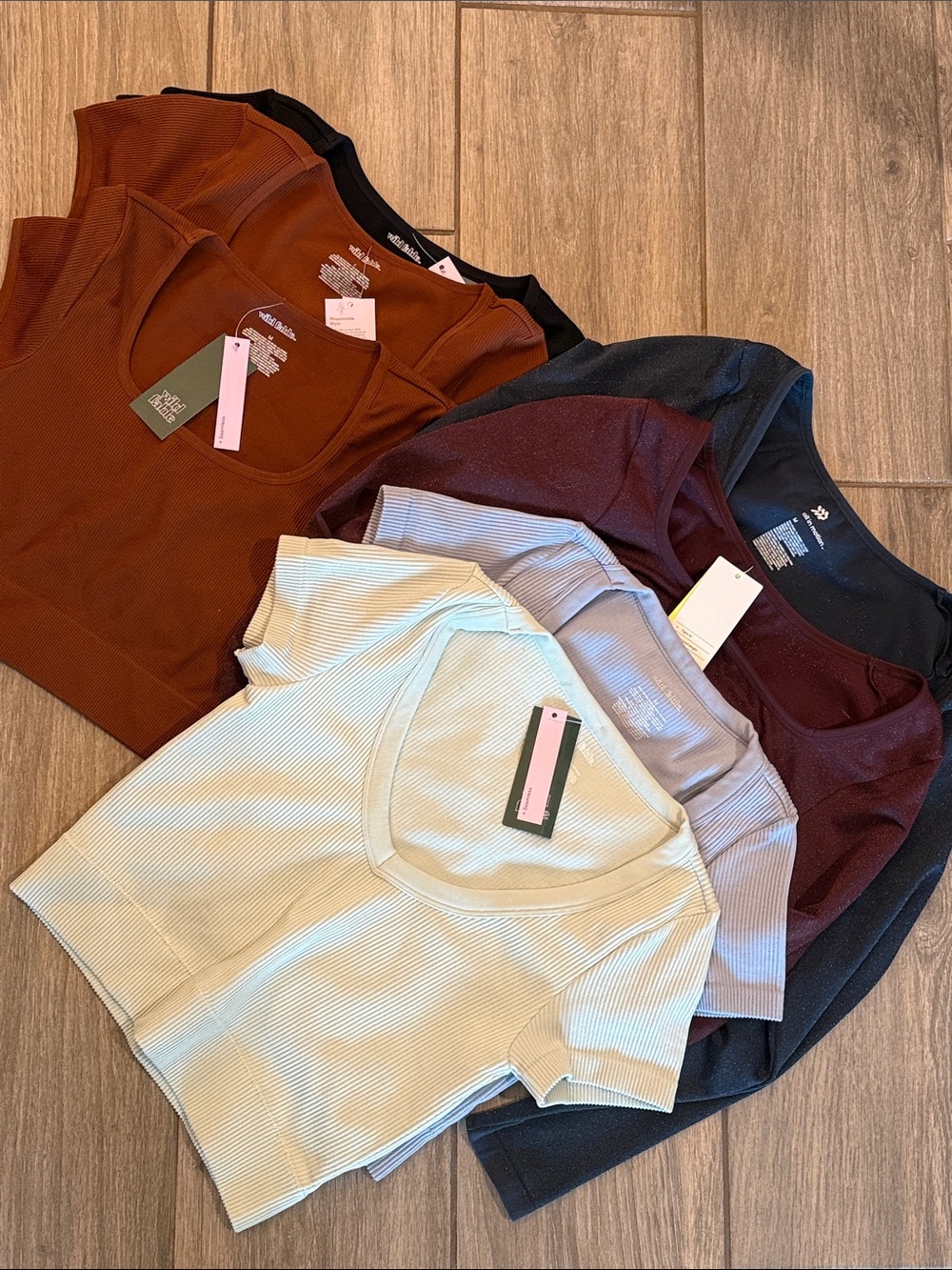 NWT/Like new all in motion/wild fable crop bundle